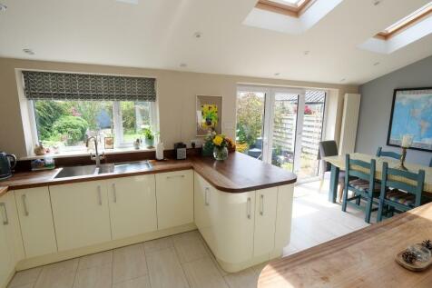 Kitchen Dual Aspect
