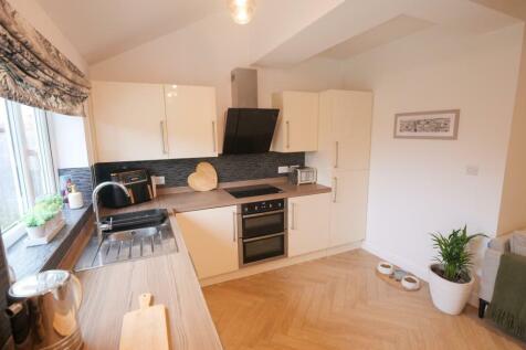 Kitchen Dual Aspect