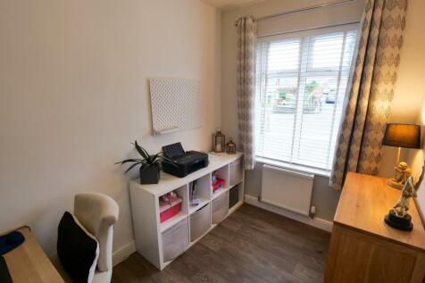Bedroom/Office