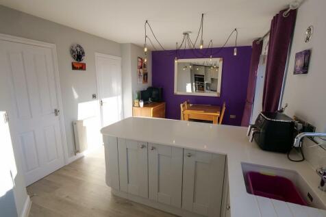 Kitchen Dual Aspect