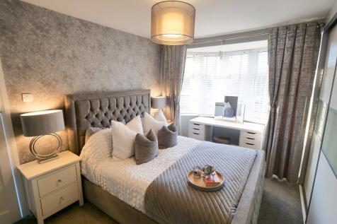 Master Bedroom Dual Aspect