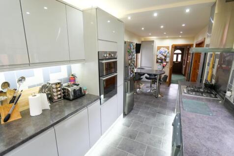 Kitchen Dual Aspect