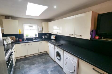 Kitchen Dual Aspect