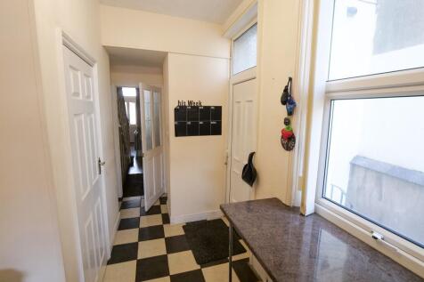 Kitchen Dual Aspect