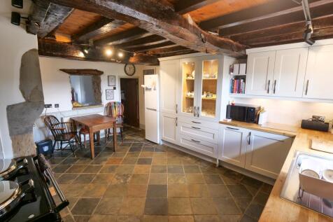 Kitchen Dual Aspect