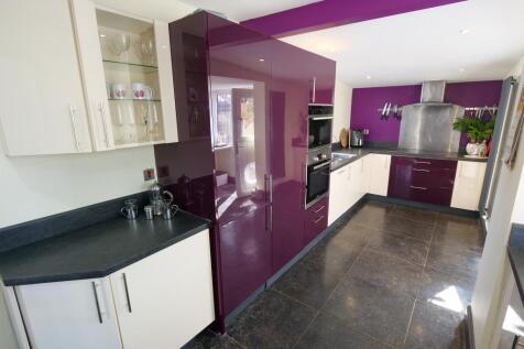Kitchen Dual Aspect