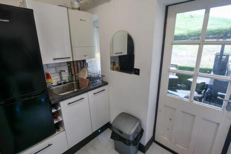 Kitchen Dual Aspect