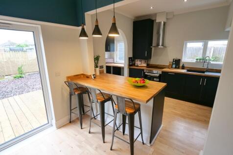 Kitchen Dual Aspect
