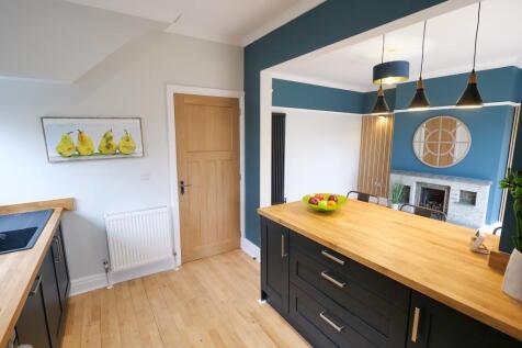 Kitchen Dual Aspect