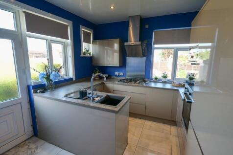 Kitchen Dual Aspect