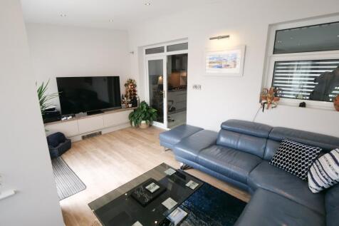 Sitting Room Duel Aspect