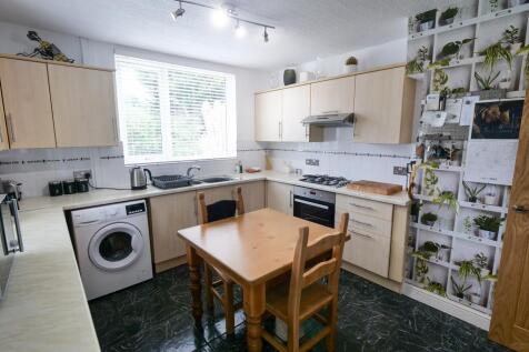 Kitchen Dual Aspect