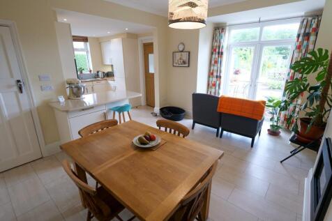 Dining Room Dual Aspect
