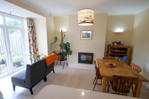 Dining Room Dual Aspect