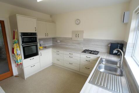 Kitchen Dual Aspect