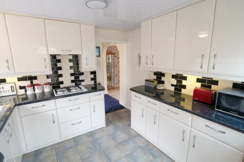 Kitchen Dual Aspect