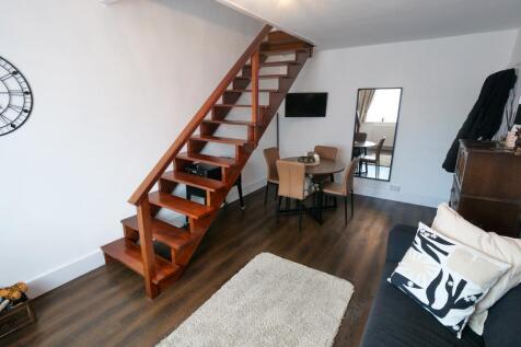Dining Room Dual Aspect