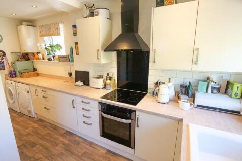 Kitchen Dual Aspect