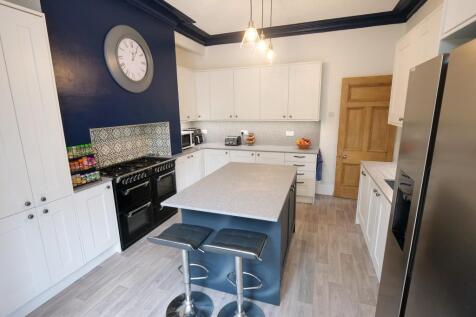 Kitchen Dual Aspect