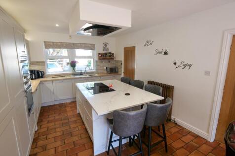 Kitchen Dual Aspect