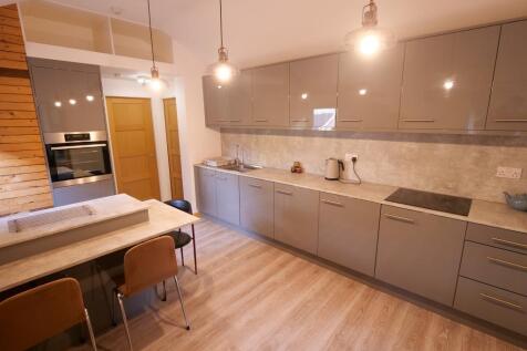 Kitchen Dual Aspect