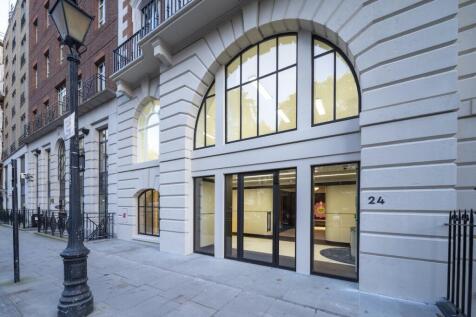 810f1d702ed3034f37b4563d4a4663d924 St James Sq 0