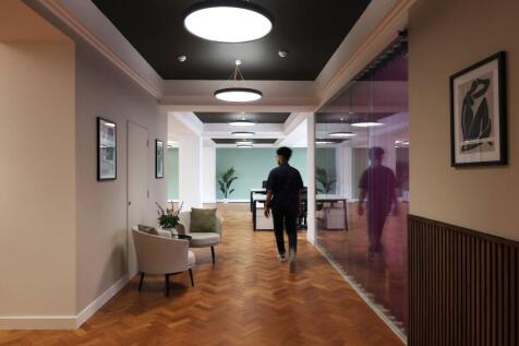 BedfordRow_Hallway_Entrance_Person.png
