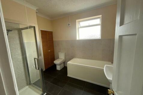 Flat Bathroom