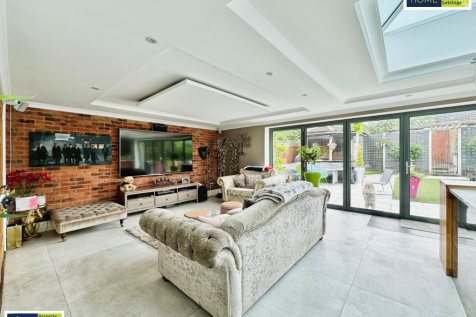 Kitchen &amp; Living Room