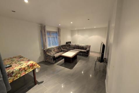 83 Hylion Road, West Knighton, Leicester, LE2 6JE