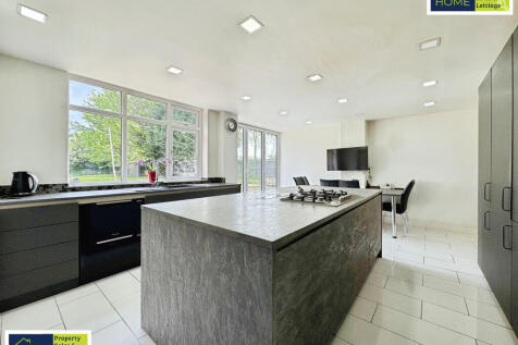 585 Loughborough Road, Birstall, Leicester, LE4 4N