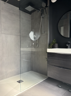Bathroom 02