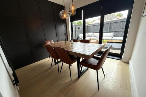Dining Room 03