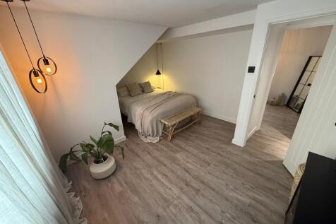 Master Bedroom_02