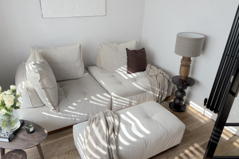 Sitting Room 03