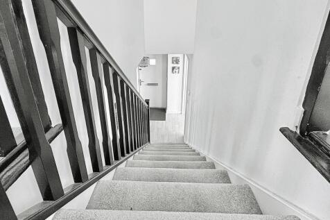 27 Oak Tree Road, Great Glen, Leicester, LE8 9HP