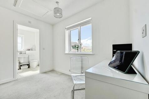 27 Oak Tree Road, Great Glen, Leicester, LE8 9HP