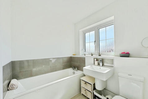 27 Oak Tree Road, Great Glen, Leicester, LE8 9HP