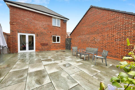 27 Oak Tree Road, Great Glen, Leicester, LE8 9HP