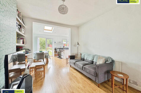14 Deancourt Road, Leicester, LE2 6GH