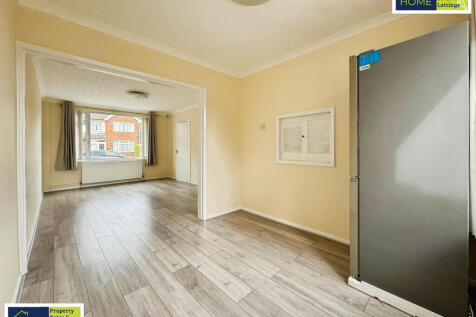 32 Skelton Drive, West Knighton, Leicester, LE2 6J