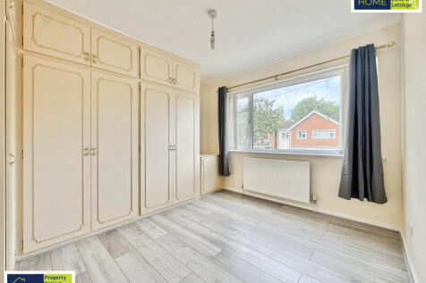 32 Skelton Drive, West Knighton, Leicester, LE2 6J