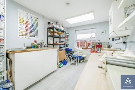 Studio/Office