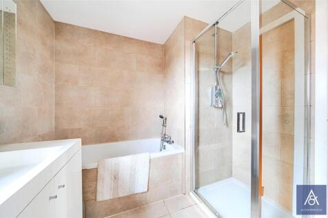 En-Suite Shower