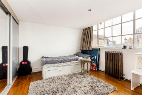 Flat 28 288639 (1...