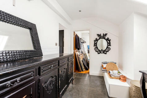 Flat 28 288639 (1...