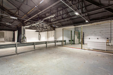 30-36 Bastwick St...