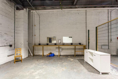 30-36 Bastwick St...