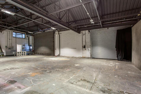 30-36 Bastwick St...