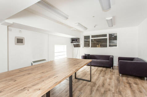 30-36 Bastwick St...